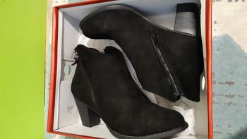 Bottines a talons noir neuves t 39