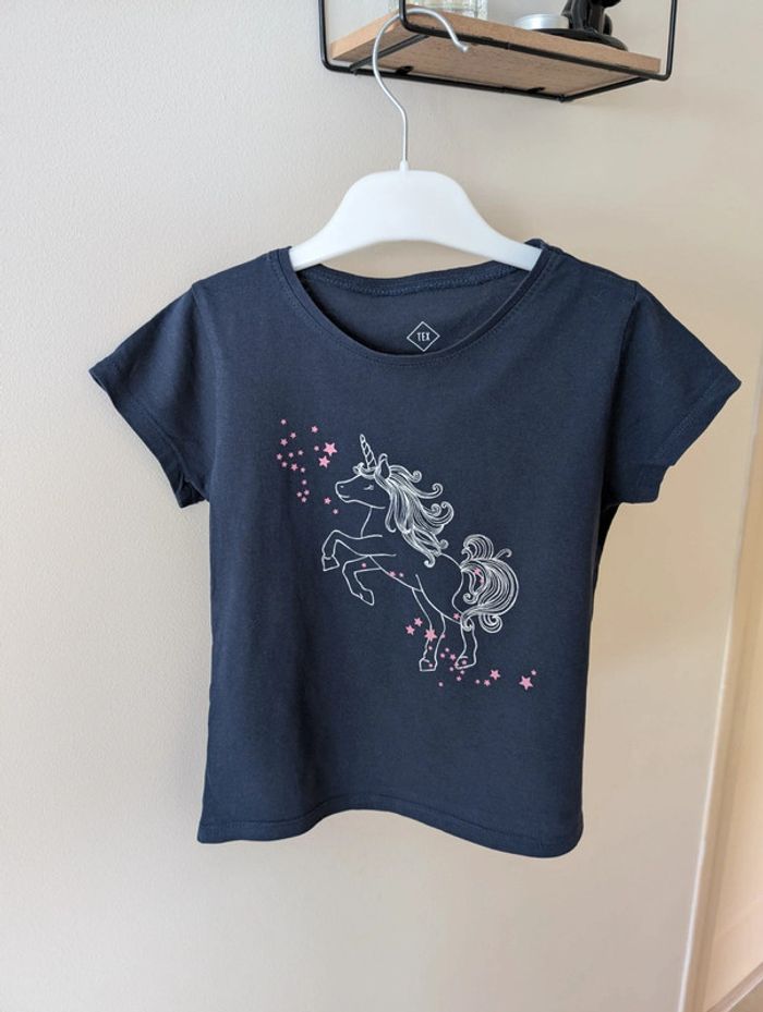T shirt licorne 5/6 ans - photo numéro 3