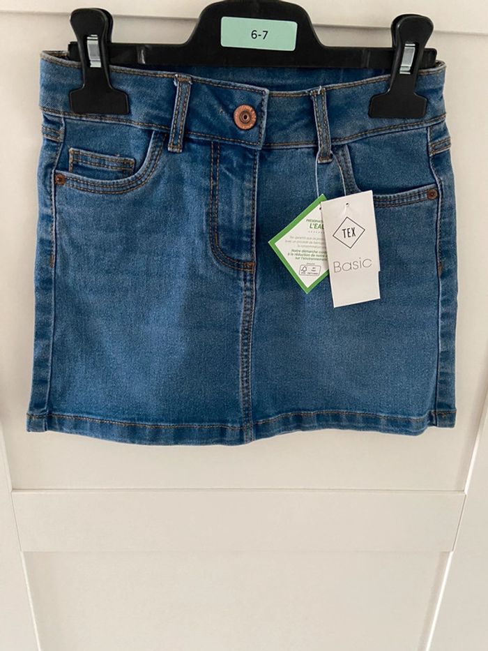 Jupe courte jean Neuve 6/7 ans