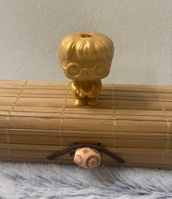 Figurine Harry Potter or Kinder Joy et son lot