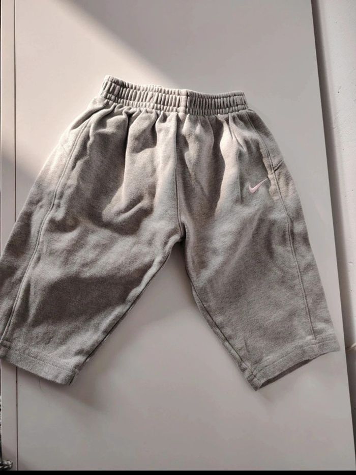 Pantalon Nike 3**6 mois