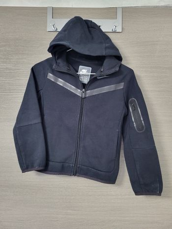 Veste capuche 6/7 ans