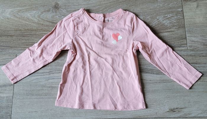 Lot de 2 t-shirts manches longues  à cœurs taille 36 mois - photo numéro 2