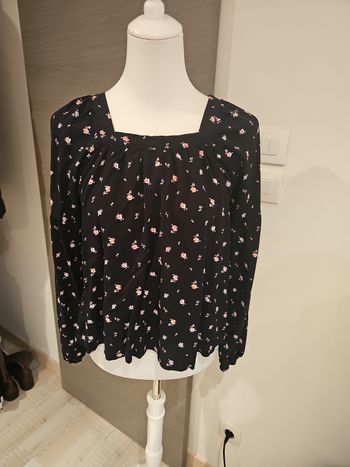 blouse levi’s noire fleurie manches longues neuve 16 ans