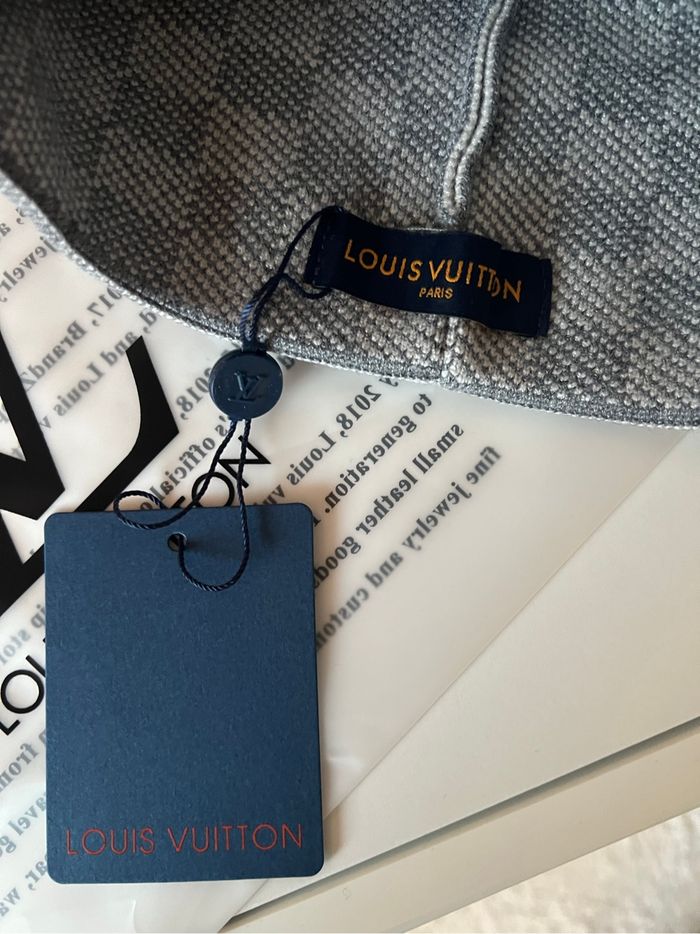 Bonnet Louis Vuitton gris - photo numéro 4
