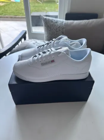 Baskets Reebok Princess blanches – Taille 44 – Neuf boîte