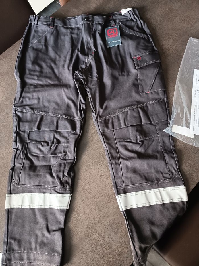 Pantalon de travail Lafont taille XXL neuf - photo numéro 3