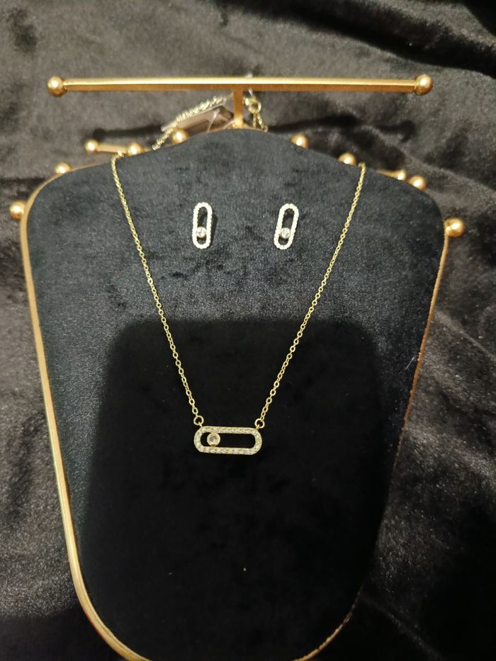 Ensemble collier boucles d'oreilles