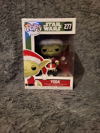 Figurine pop yoda 277 père Noël
