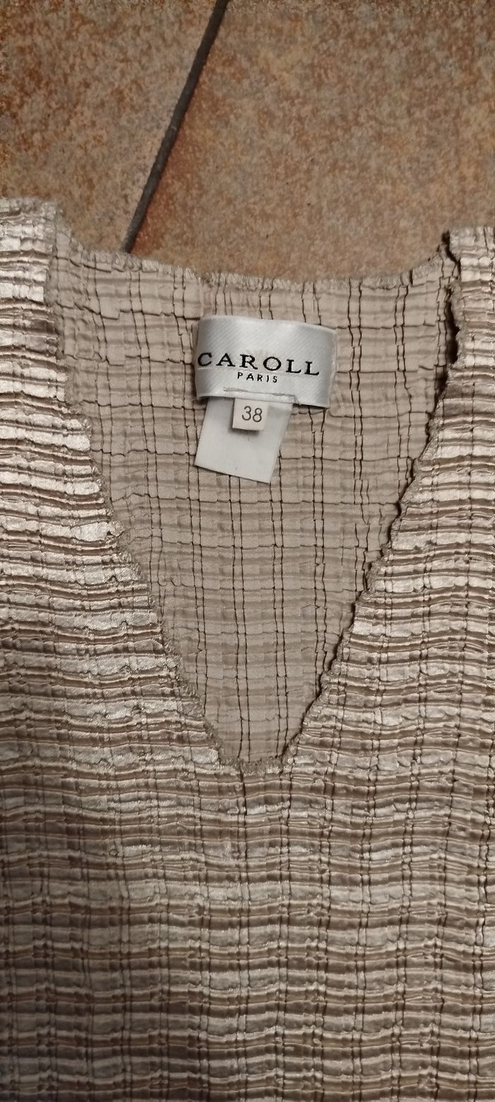Haut CAROLL taille 38 extensible champagne Comme Neuf - photo numéro 2