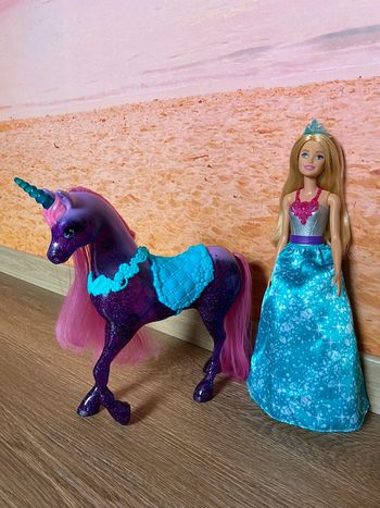 Barbie Dreamtopia princesse et sa licorne