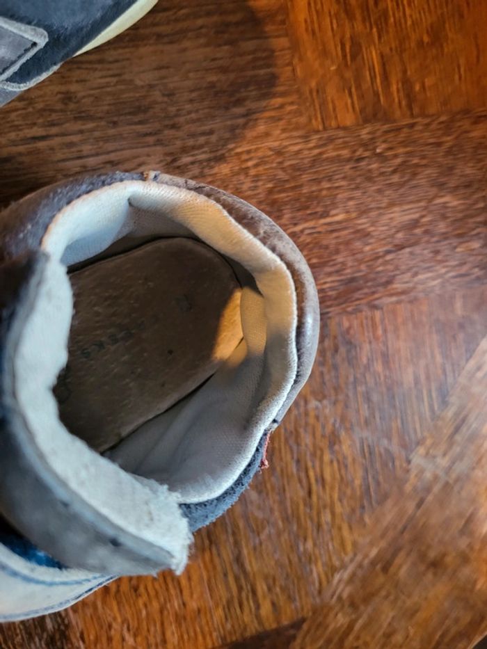 Chaussures taille 23 - photo numéro 2