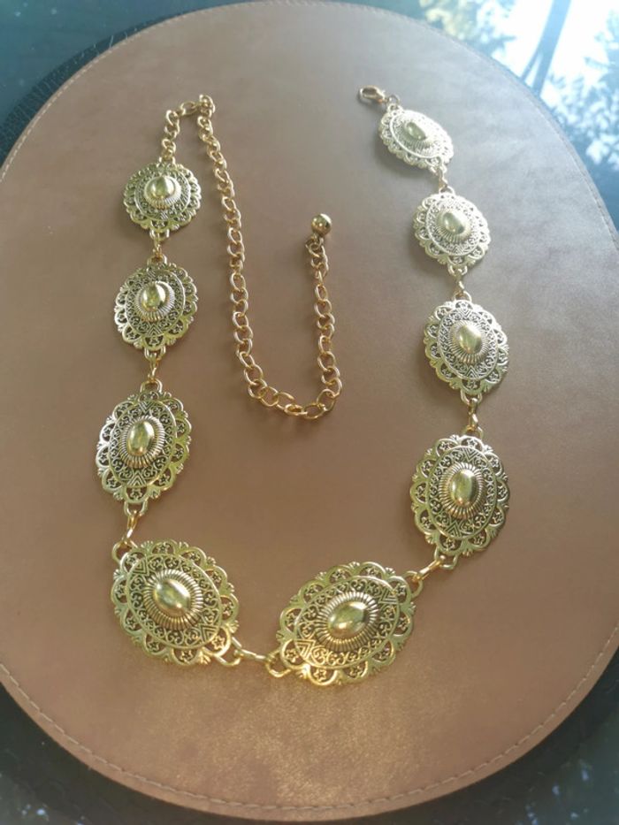 Ceinture Métal femme dorée style Vintage ciselée