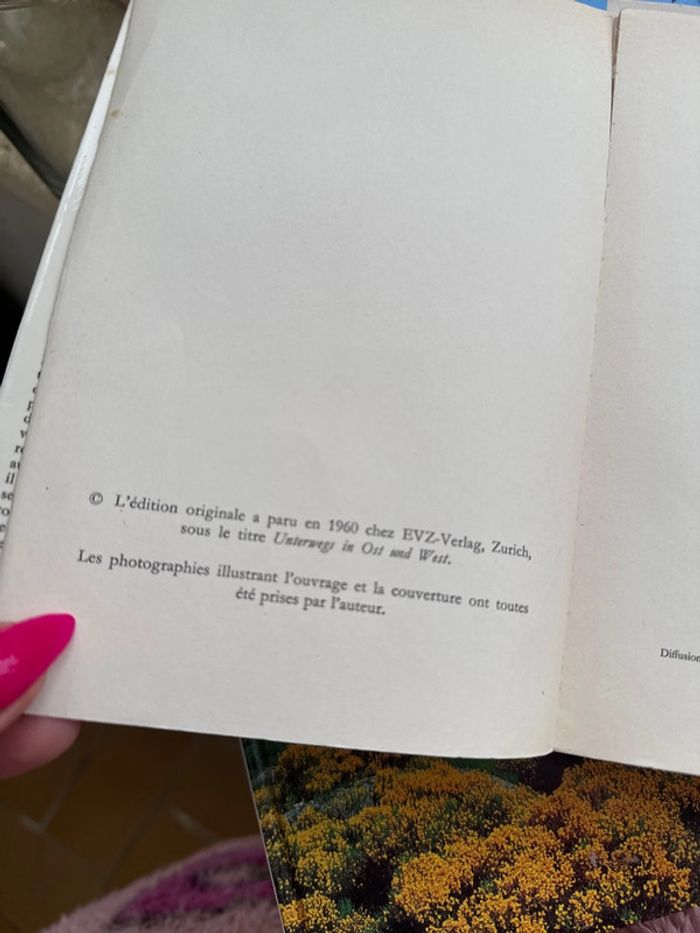 Vieux livre, chemin d’Est et d’Ouest répéter ses conflits de ce temps - photo numéro 4