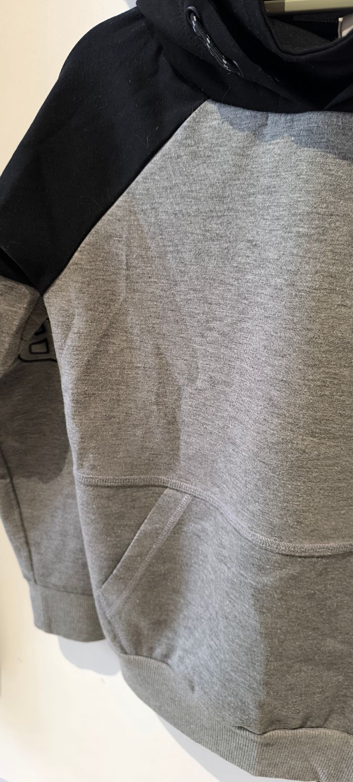 Sweat gris a capuche SPORT - photo numéro 3