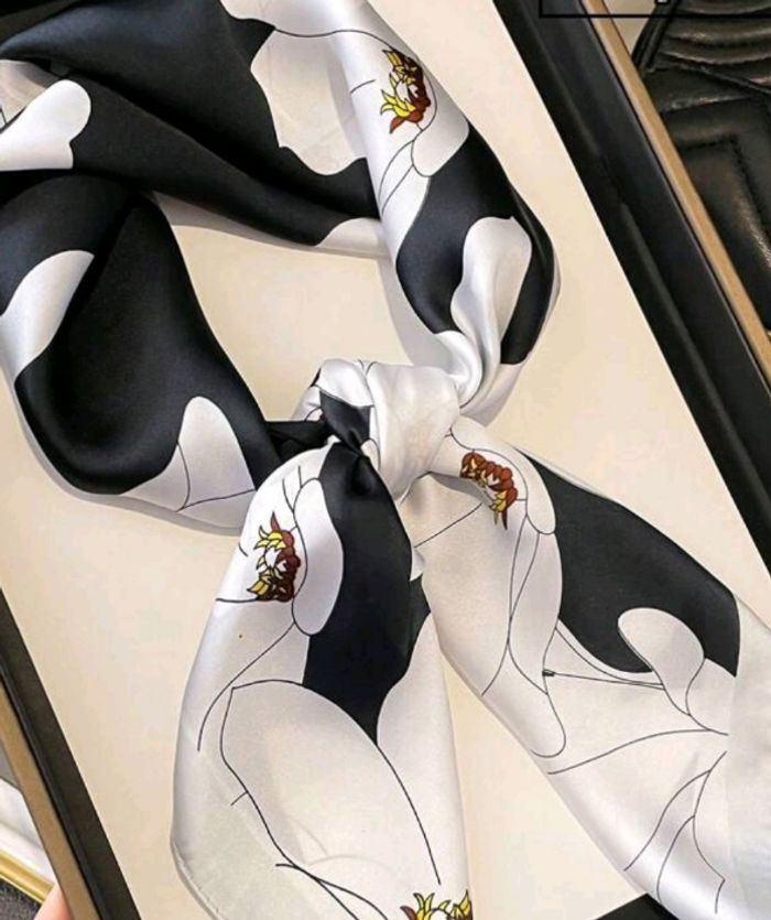 Foulard imprimé floral tendance - photo numéro 2