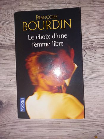 Livre de poche le choix d'une femme libre