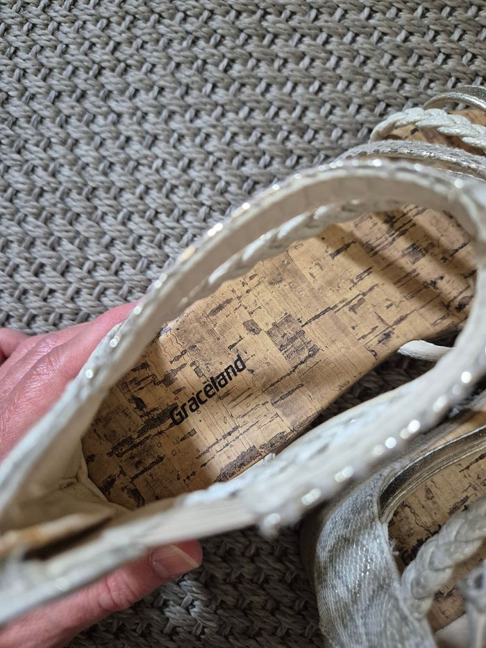 Chaussure spartiates dorées fille - taille 33 - photo numéro 10