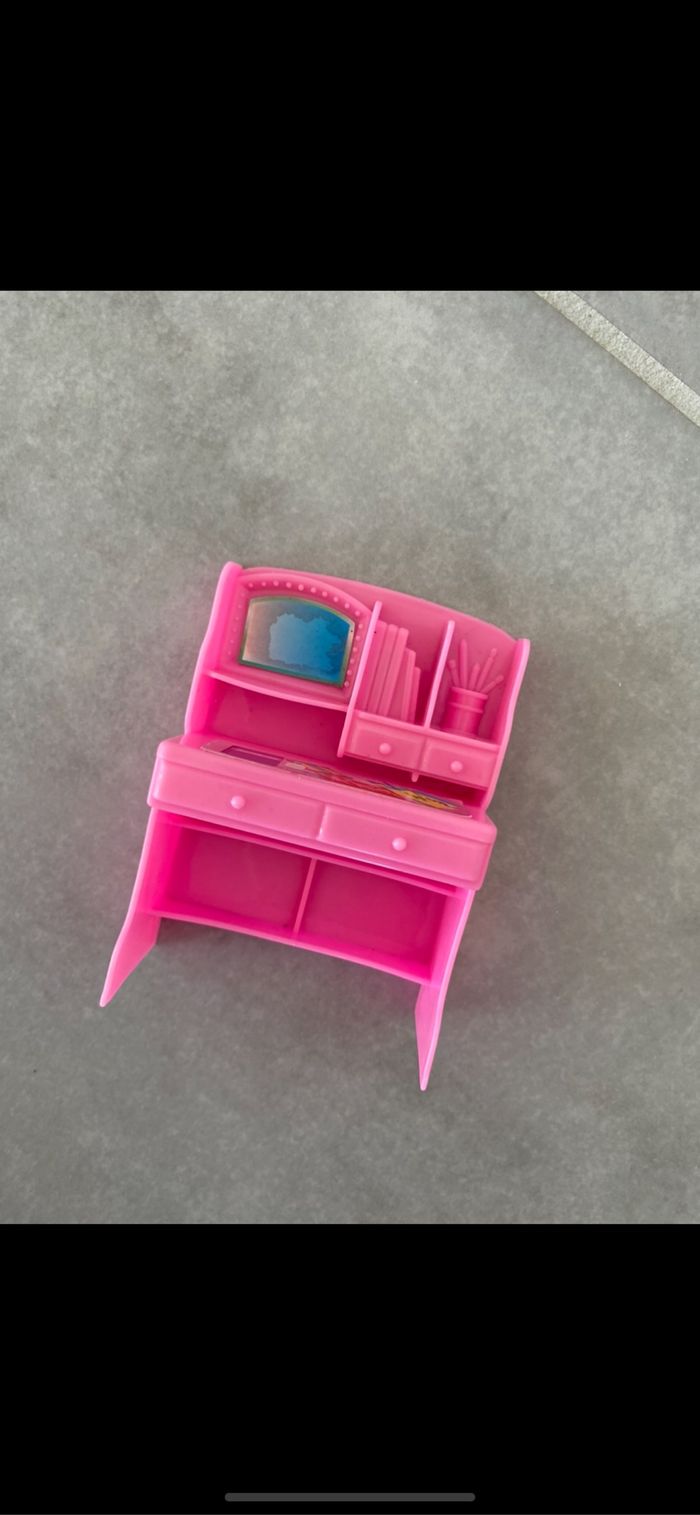 Jouet bureau poupée