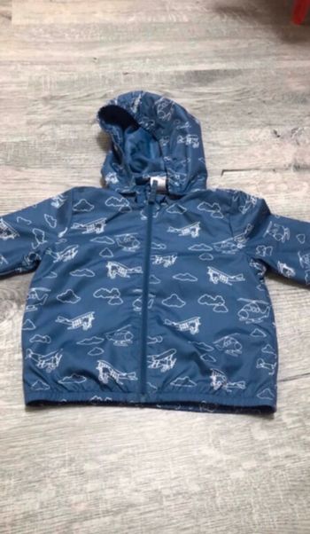 Veste de pluie imperméable _ motifs avions _ HetM _ 18 mois