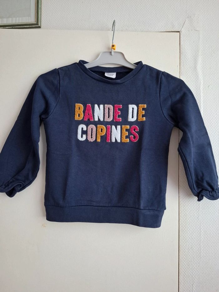 Joli sweat molleton 6 ans 🌺 tape à l'œil 🌺 très bon état