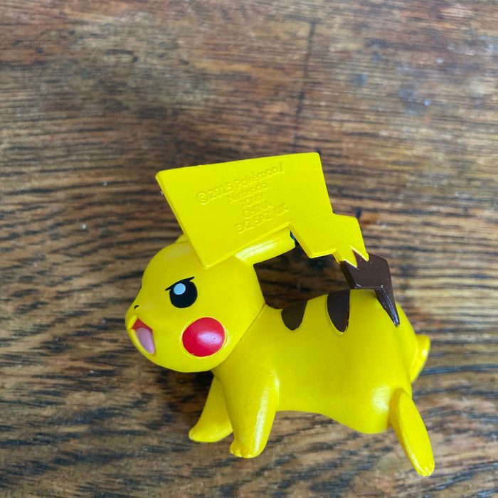 Figurine Pokémon pikachu - photo numéro 7