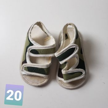 Sandales taille 20