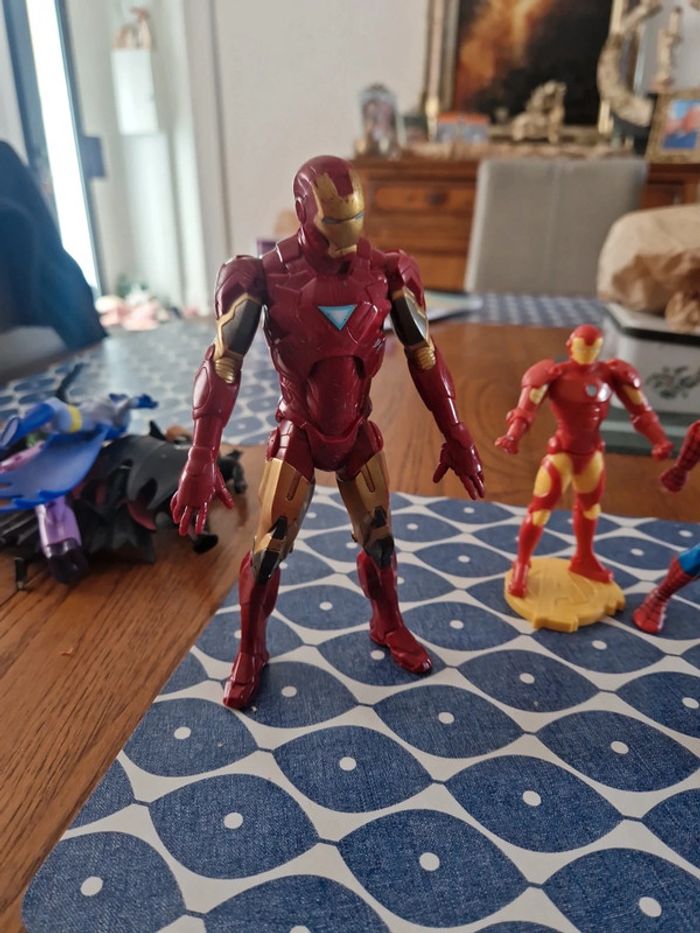 Lot de 5 figurines Avengers spiderman et autres - photo numéro 2
