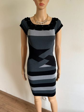 Robe grise et noire à manches courtes Morgan taille S jamais portée