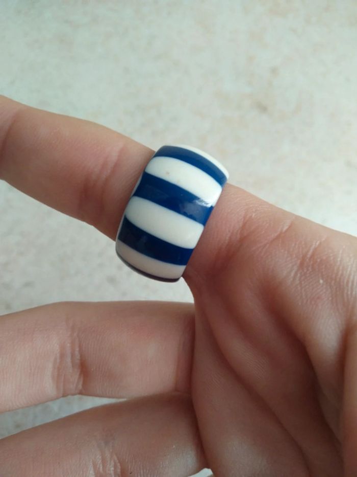 Bague bleu et blanche - photo numéro 3