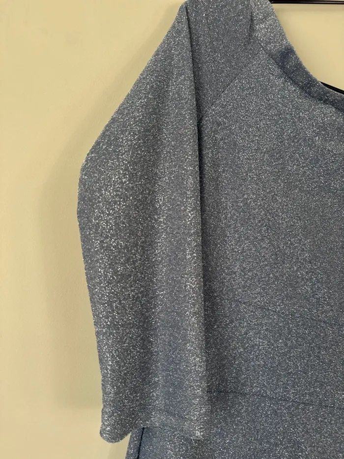 👗Robe - bleu argenté avec des paillettes- très bon état- sans marque - photo numéro 3