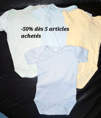 Lot 4 bodys 6 mois