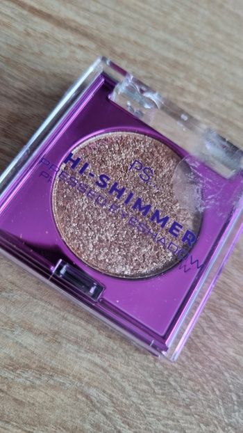 Fard à paupières neuf doré bien pailleté