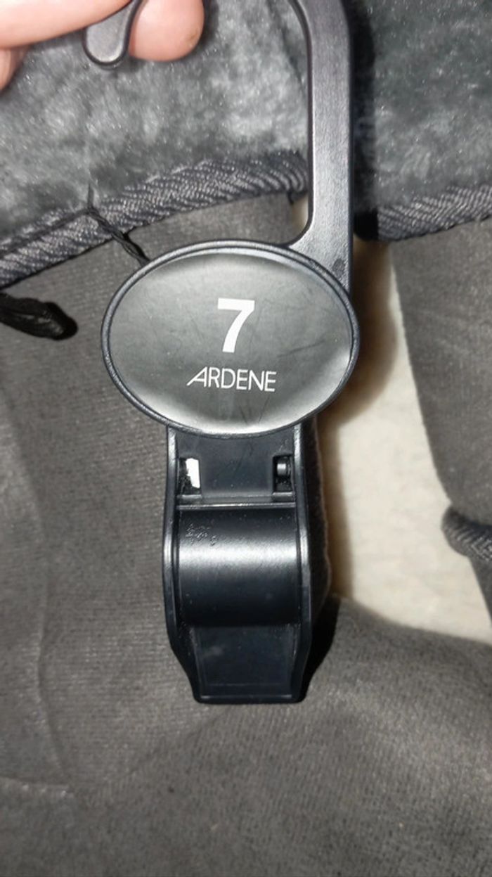 A Donner Si Achat mini 5€  Bottines taille 7 Canada voir infos - photo numéro 5