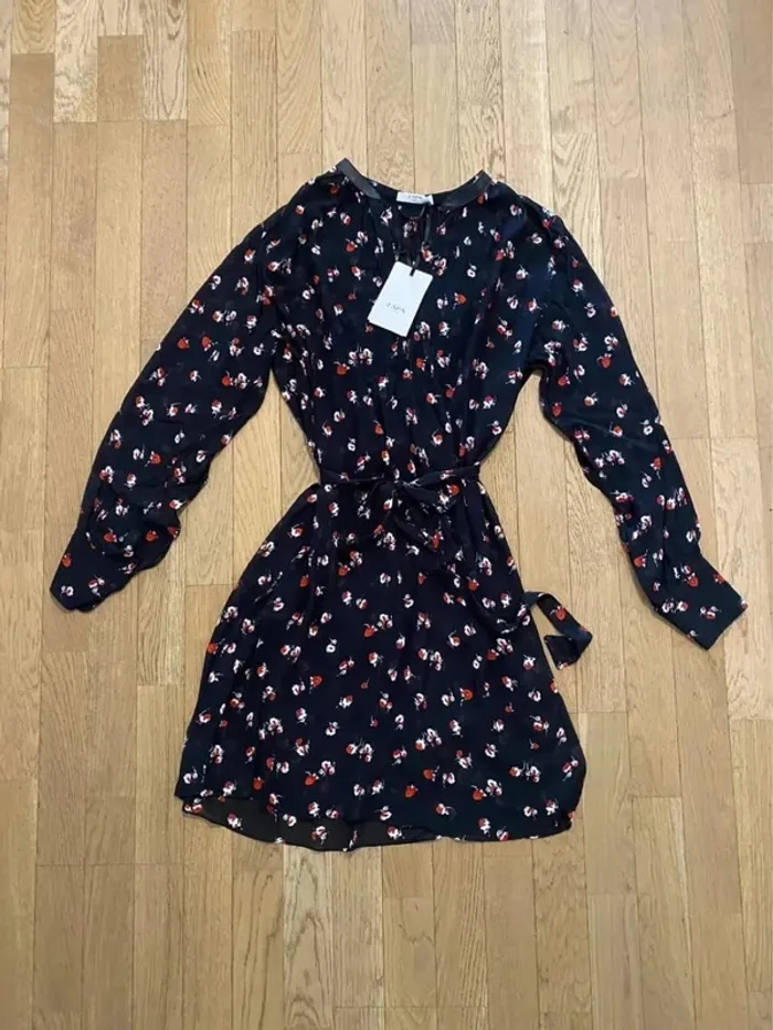 Robe transparente noire avec motif fleurs rouges Zapa taille  38 neuve - photo numéro 2
