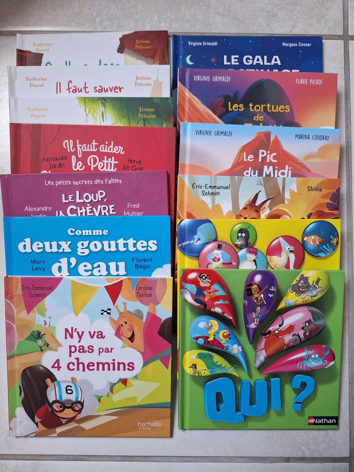 NEUF ! LOT DE 11 PETITS LIVRES HACHETTE JEUNESSE + 2 LIVRES NATHAN