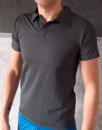 Polo neuf jamais porté