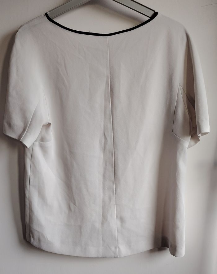 Haut femme blanc cassé à liseré noir - photo numéro 2