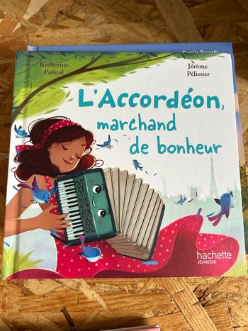 Livre l’accordéon marchand de bonheur
