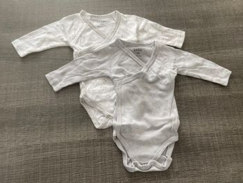 Lot bodies manches longues 1 mois