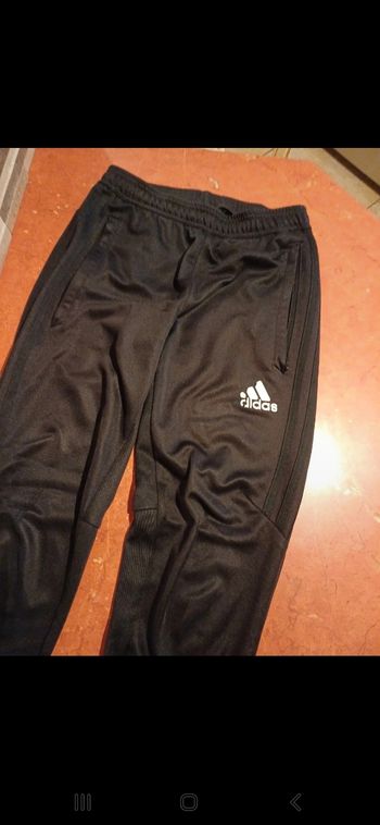 Survêtement Adidas taille 14 ans