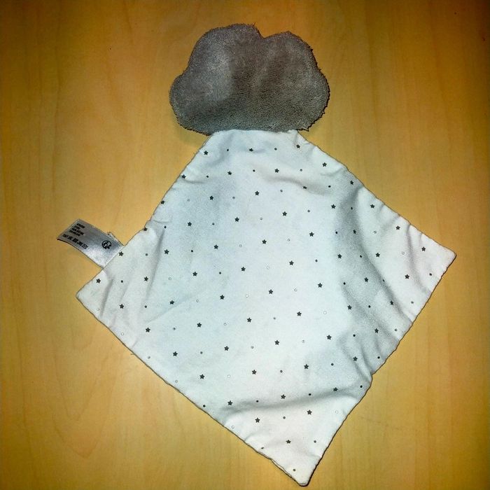 Doudou Nuage gris mouchoir tissu blanc étoiles Cyrillus - photo numéro 3