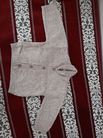 Gilet en laine taille 18 mois