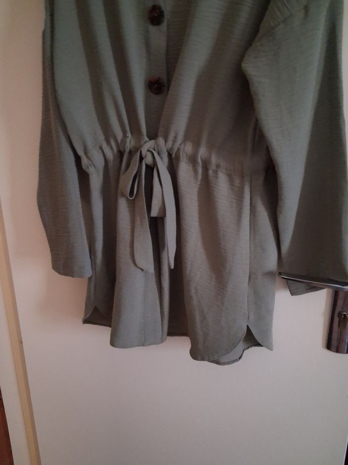 Jolie tunique verte  Primark  taille 38 - photo numéro 3