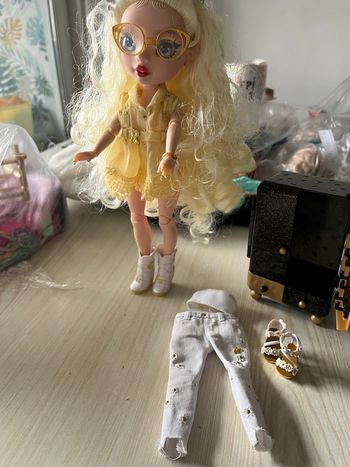 Poupée rainbow high