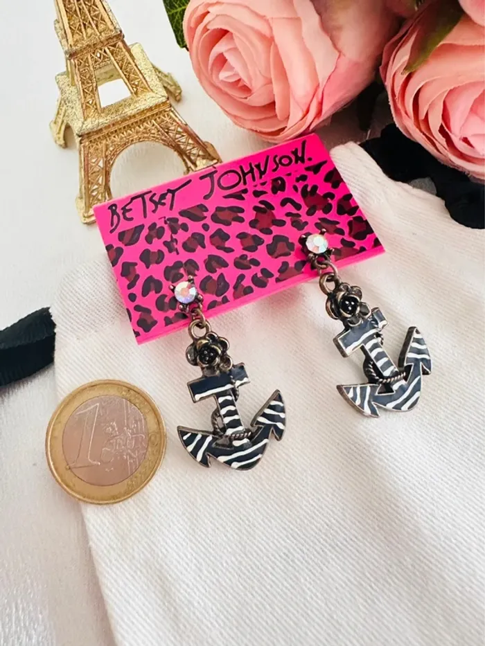 🛶Boucles d’oreilles Betsey Johnson – ancre marin zébrée strass fleur - photo numéro 6