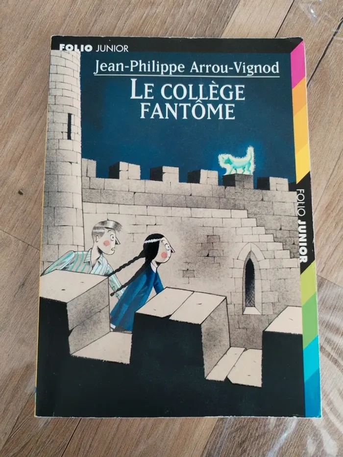 Livre jeunesse le collège fantôme
