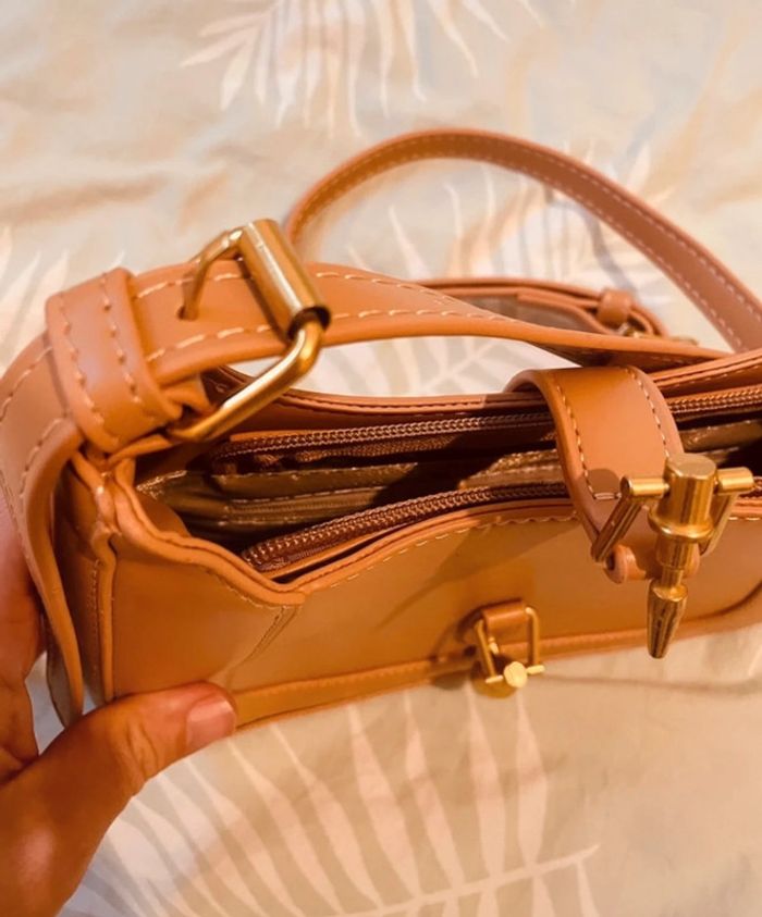 Sac à main camel Neuf 25x23 cm - photo numéro 7