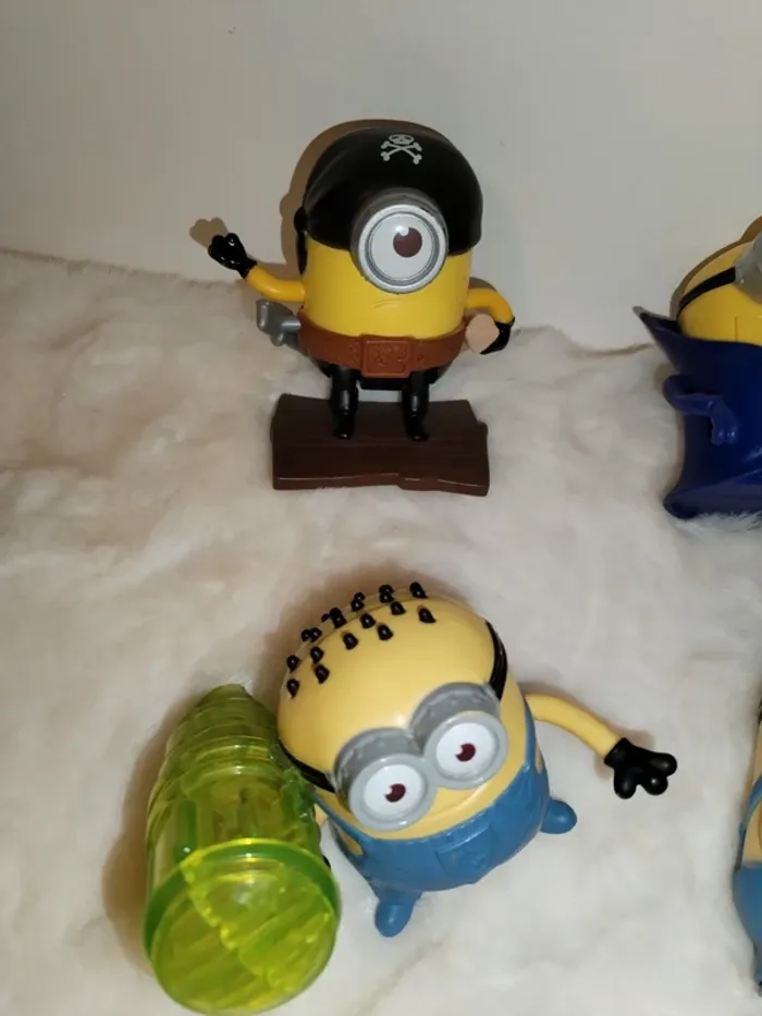 Lot figurines Les Minions - photo numéro 2