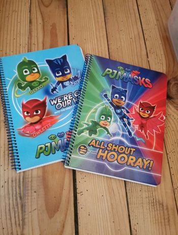 Lot de 2 petit cahier pj mask neuf les pyjamasques